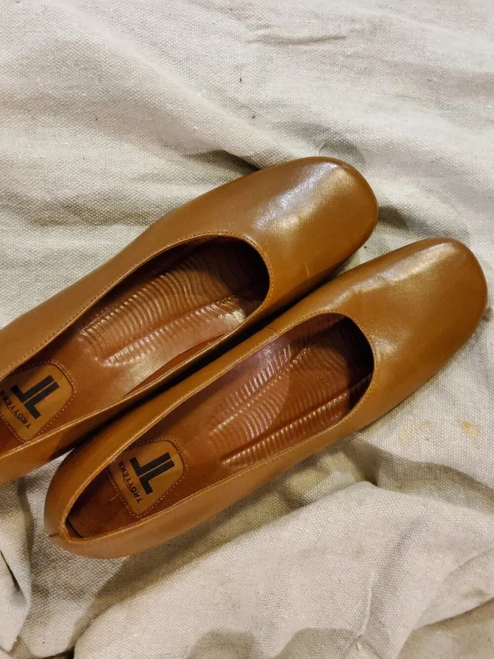 Trotter's Slip on Wedge shoes size 9N